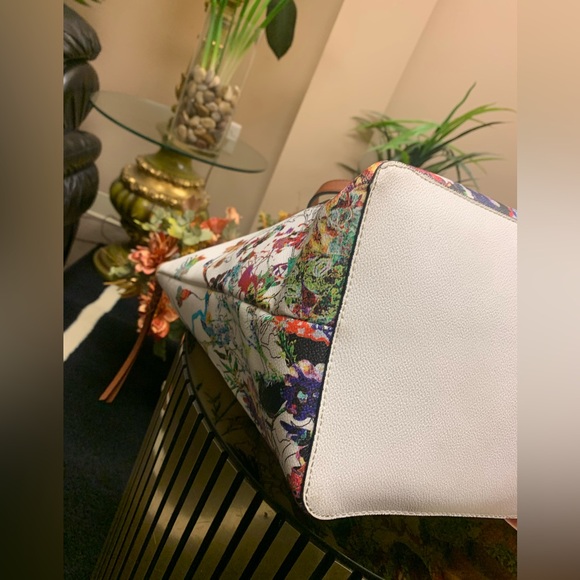 ELLIOTT LUCCA Ana In White Spring Botanica Tote Bag - Picture 6 of 16